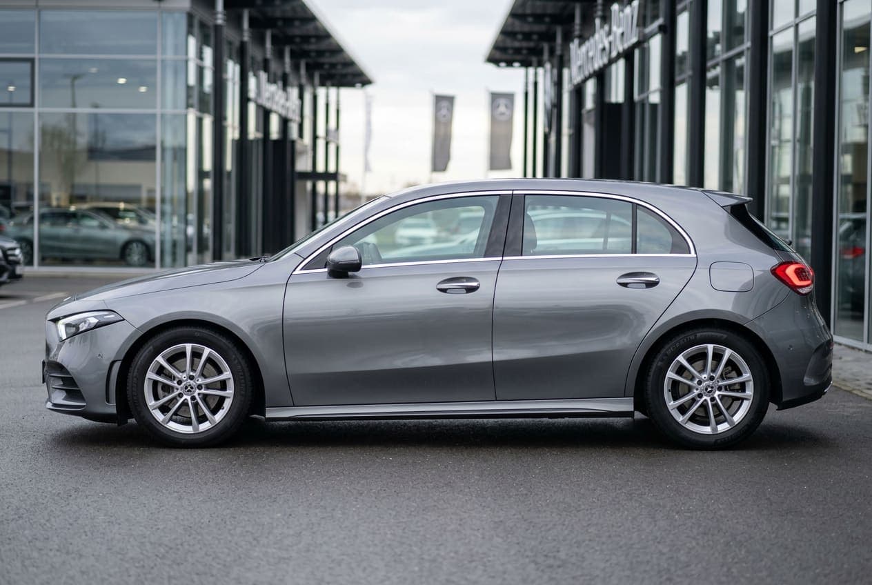 Mercedes-Benz A 180 d Progressive/MBUX/LED/Kamera — side